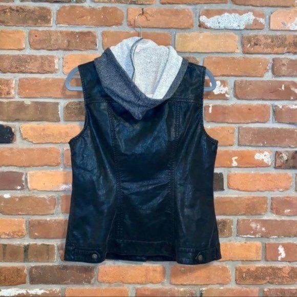 AMI Vegan Leather Black Vest Removable Hood Size Medium - Picture 4 of 6